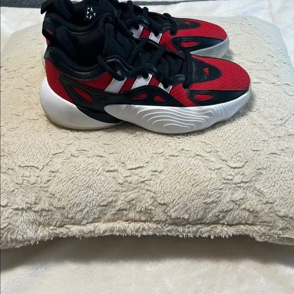 Adidas Trae Unlimited Basketball Shoes Red Black Size 5 Pre-Owned - Picture 3 of 7